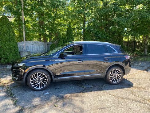 Used 2019 Lincoln Nautilus Reserve AWD/4WD image 2