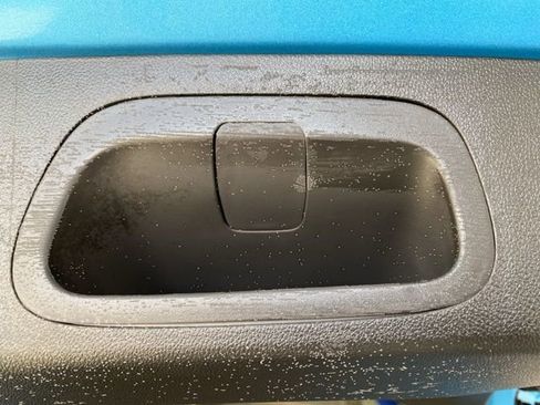 Used 2025 Chevrolet Trax LT w/ LT Convenience Package image 8