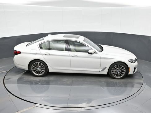 Used 2022 BMW 530i xDrive w/ Executive Package image 27
