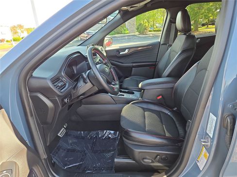 Used 2023 Ford Escape ST-Line Select AWD/4WD image 17