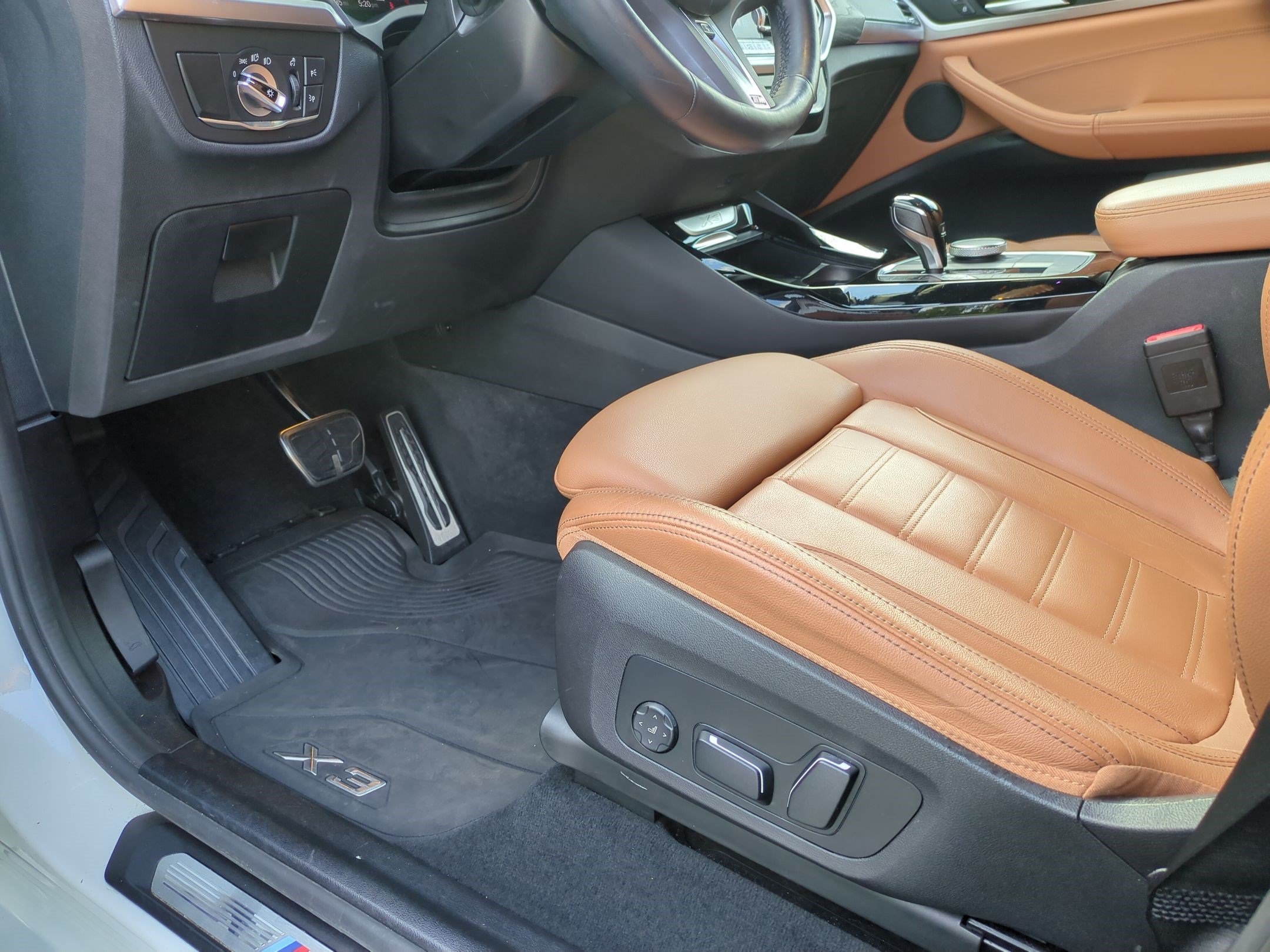 Certified 2024 BMW X3 sDrive30i w/ Premium Package RWD image 17
