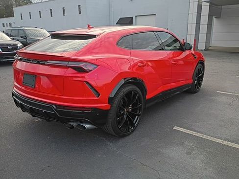 Used 2022 Lamborghini Urus AWD/4WD image 4