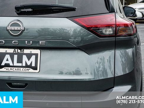 Used 2025 Nissan Rogue SV FWD image 12
