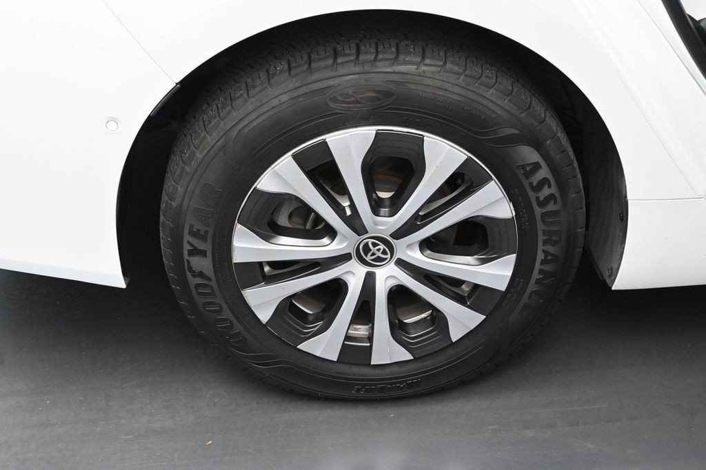 Certified 2022 Toyota Prius XLE w/ Advanced Technology Package AWD/4WD image 35