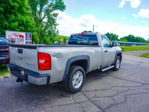 Used 2008 Chevrolet Silverado 1500 W/T w/ Towing Package AWD/4WD image 3