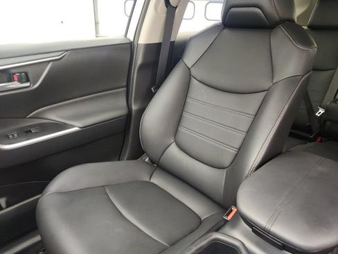 Used 2025 Toyota RAV4 XLE Premium FWD image 16
