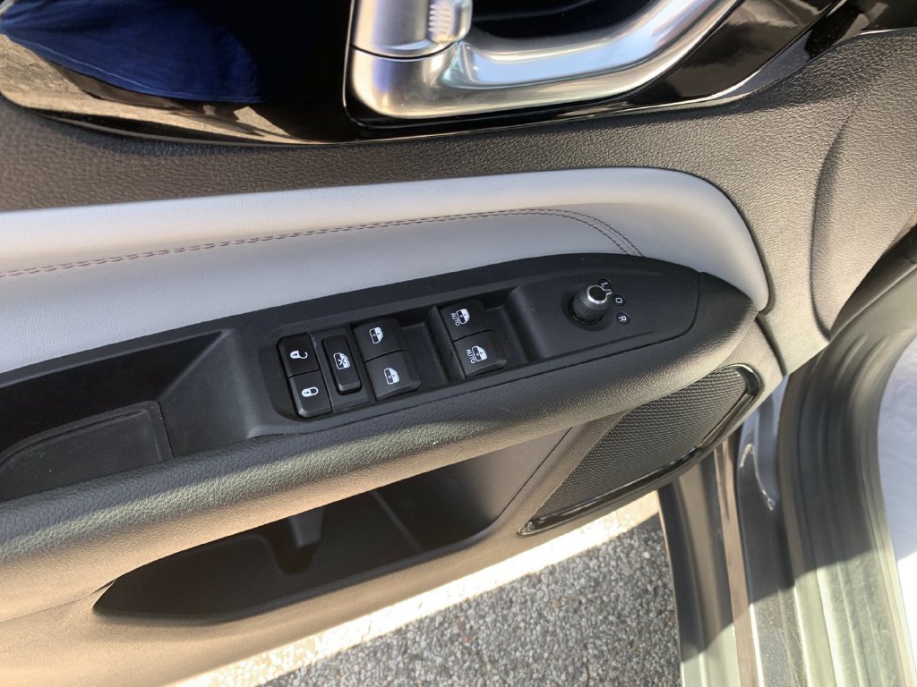 Used 2023 Jeep Compass Limited AWD/4WD image 9