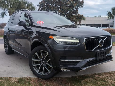 Used 2016 Volvo XC90 T6 Momentum w/ Momentum Plus Package image 2