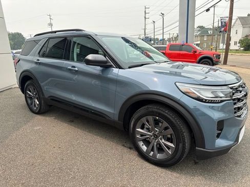 New 2026 Ford Explorer Active w/ Active Comfort Package AWD/4WD image 4