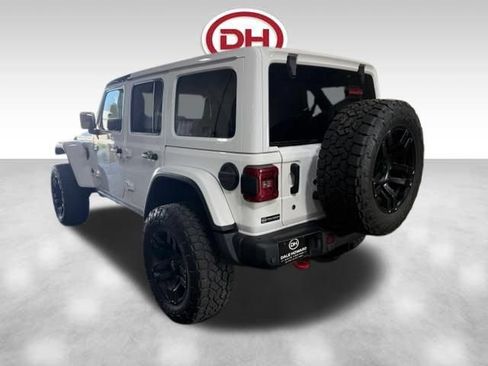 Used 2018 Jeep Wrangler Unlimited Rubicon w/ Dual Top Group AWD/4WD image 8