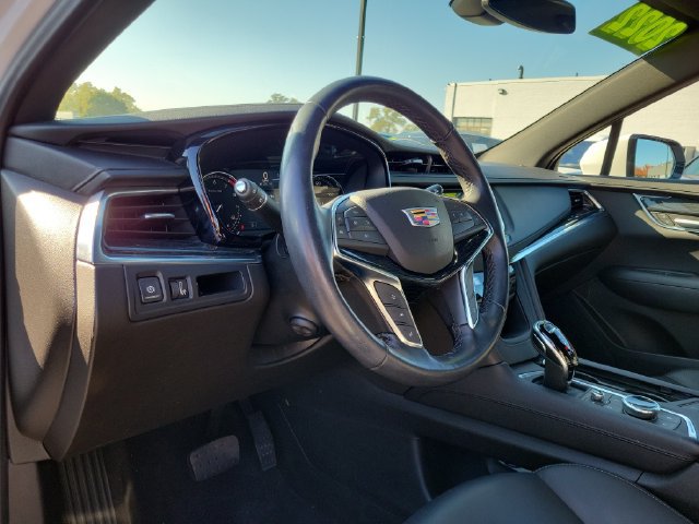 Used 2022 Cadillac XT5 Premium Luxury AWD/4WD image 6