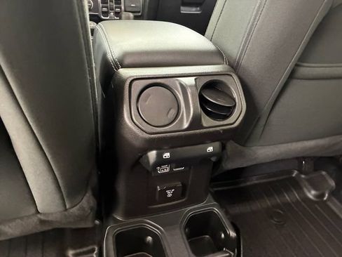 Used 2020 Jeep Wrangler Unlimited Sahara w/ Uconnect 4C Nav & Sound Group AWD/4WD image 19