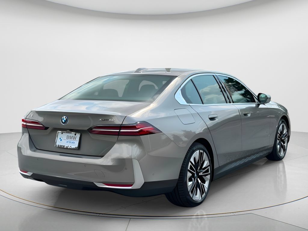 New 2027 BMW i5 eDrive40 AWD/4WD image 5