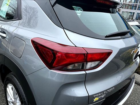 Used 2024 Chevrolet TrailBlazer LS image 32