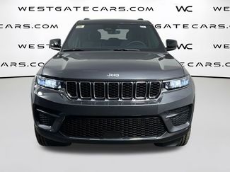 New 2025 Jeep Grand Cherokee Laredo video 2