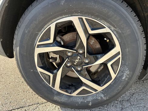 Used 2024 Kia Sportage LX image 29