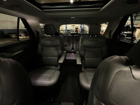 Used 2025 Ford Explorer Active w/ Active Comfort Package AWD/4WD image 29