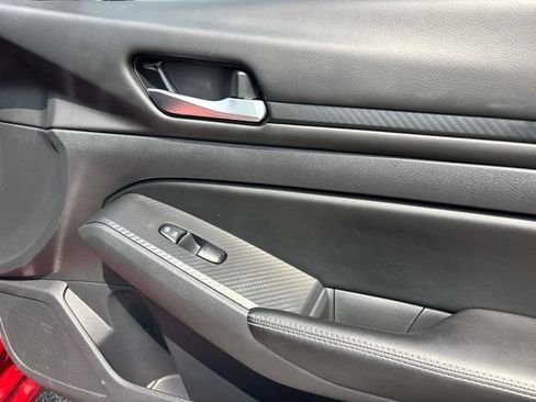 Used 2024 Nissan Altima 2.5 SV FWD image 21