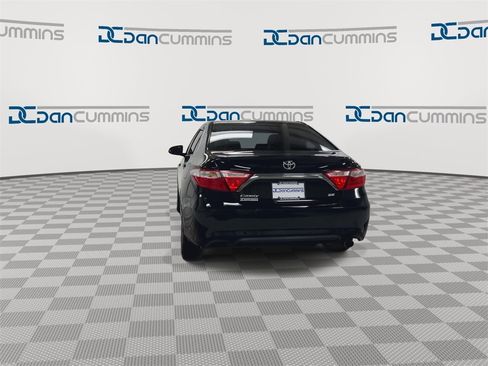 Used 2016 Toyota Camry XLE image 7