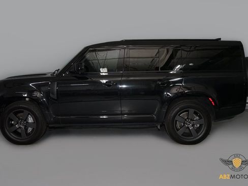 Used 2023 Land Rover Defender 130 X-Dynamic SE image 5