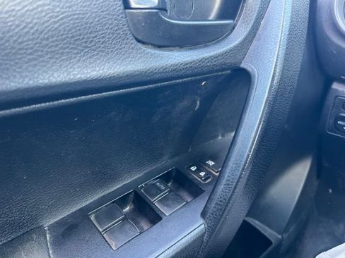 Used 2017 Toyota Corolla L w/ Carpet Mat Package (TMS) FWD image 14