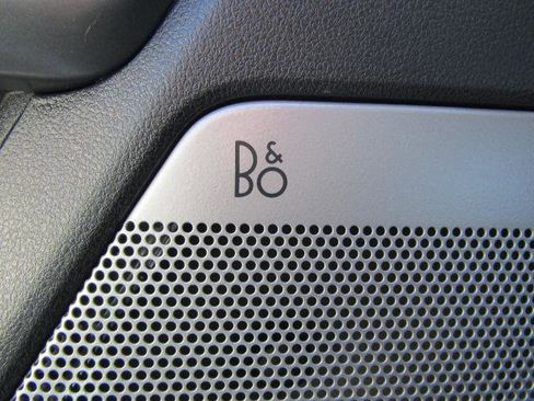 Used 2023 Ford F150 Lariat w/ Trailer Tow Package image 21