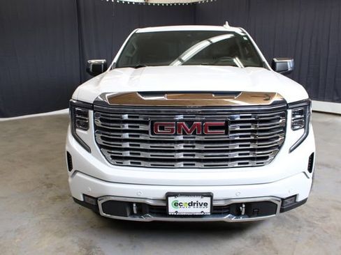 Used 2023 GMC Sierra 1500 Denali w/ Denali Reserve Package AWD/4WD image 2