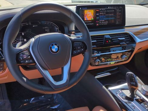 Certified 2023 BMW 530e xDrive w/ Premium Package AWD/4WD image 29