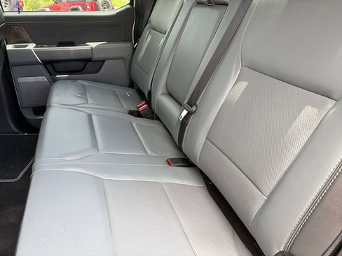 Used 2023 Ford F150 Lariat w/ Trailer Tow Package image 33