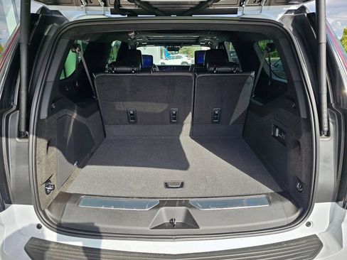 New 2026 Cadillac Escalade ESV Platinum Sport AWD/4WD image 14