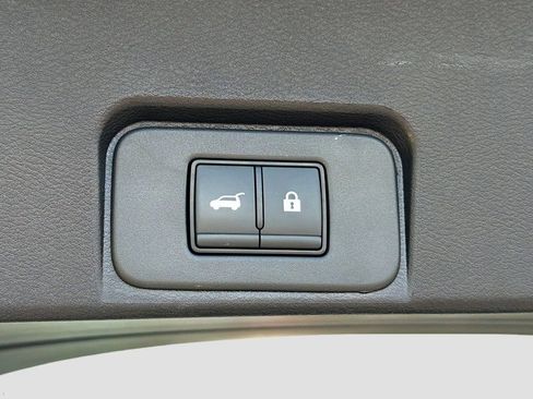 Used 2026 Nissan Rogue SV AWD/4WD image 32