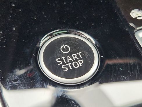 Used 2024 Audi Q4 e-tron Premium Plus image 24