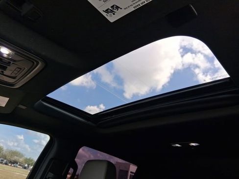 Used 2025 Chevrolet Silverado 1500 ZR2 w/ Technology Package image 15