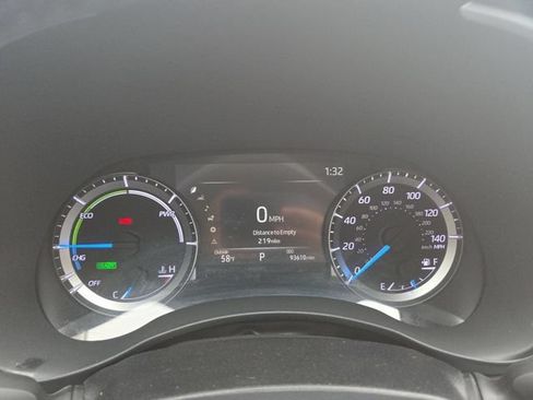 Used 2023 Toyota Highlander XLE AWD/4WD image 16