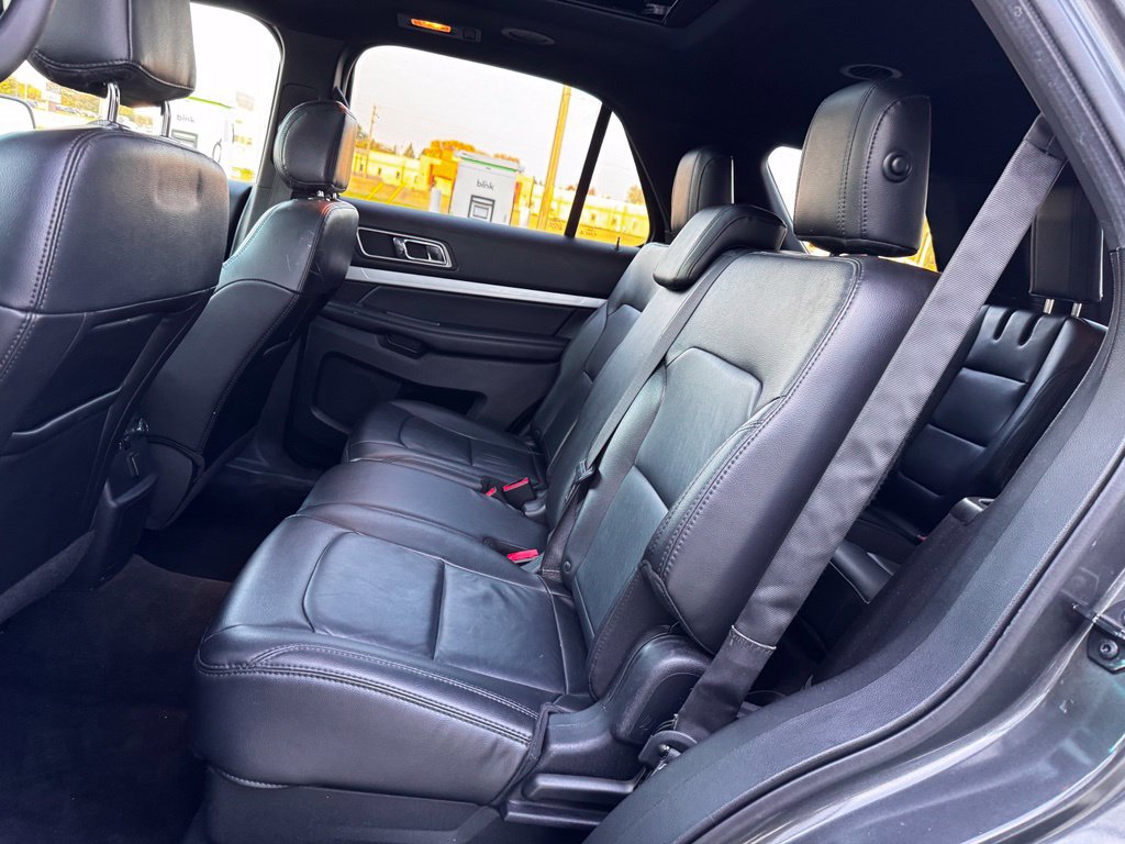 Certified 2017 Ford Explorer XLT w/ XLT Technology Feature Bundle AWD/4WD image 11