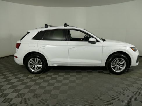 Used 2022 Audi Q5 2.0T Premium w/ Convenience Package image 2
