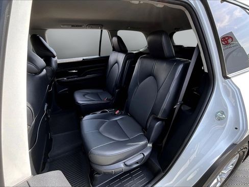 Used 2024 Toyota Grand Highlander XLE image 23