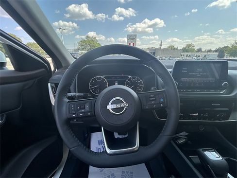 Certified 2023 Nissan Rogue SV w/ SV Premium Package image 18