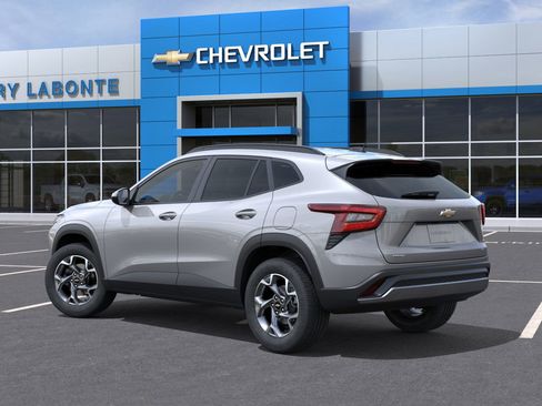 New 2025 Chevrolet Trax LT w/ Driver Confidence Package image 5