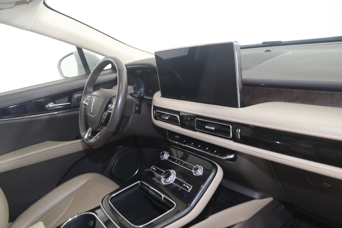 Used 2023 Lincoln Nautilus Reserve AWD/4WD image 39