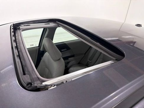 Used 2015 Honda Accord Touring image 27