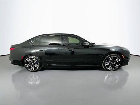 Used 2025 BMW i7 xDrive60 w/ Executive Package AWD/4WD image 4