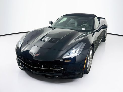 Used 2019 Chevrolet Corvette Stingray Convertible Z51 2LT RWD image 3