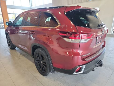 Used 2019 Toyota Highlander AWD V6 image 11