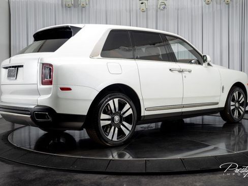Used 2021 Rolls-Royce Cullinan image 19