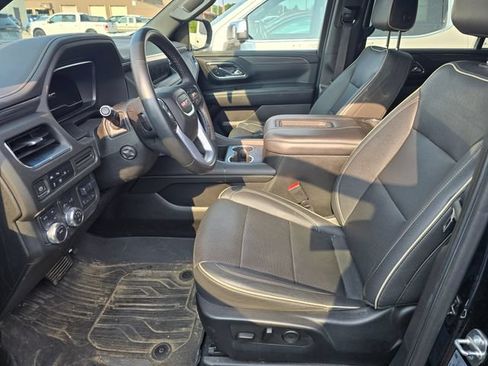 Used 2023 GMC Yukon XL SLT w/ SLT Luxury Package AWD/4WD image 9