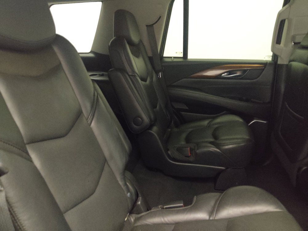 Used 2020 Cadillac Escalade Luxury RWD image 19