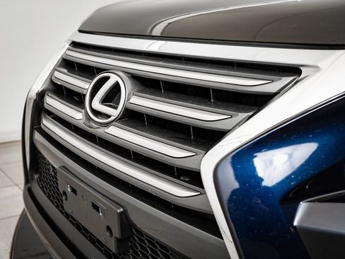 Used 2017 Lexus GX 460 Premium image 3
