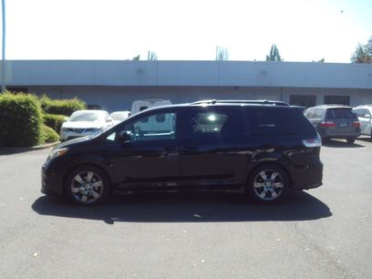 Used 2012 Toyota Sienna SE