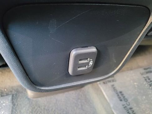 Used 2022 GMC Terrain SLE w/ Driver Convenience Package image 10